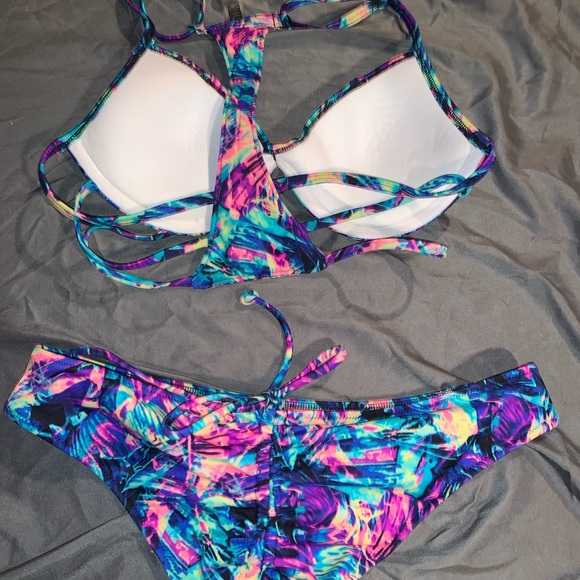 Victoria secret pink muti colored bikini - Picture 4 of 6